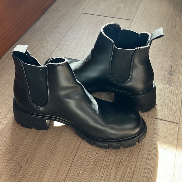 STEVE MADDEN Black Howler Chelsea Boots Size 9.5 - Picture 3 of 4